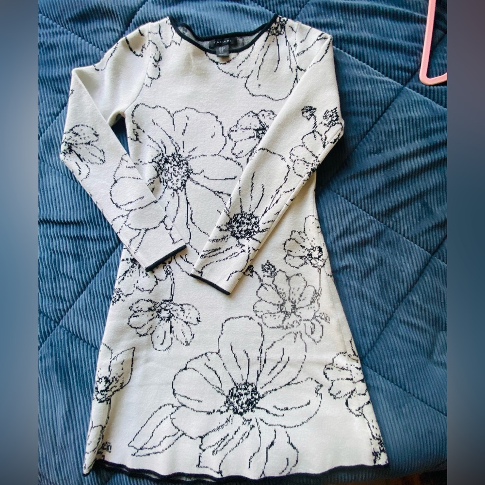 Tahari Knit Dress 
Size Small